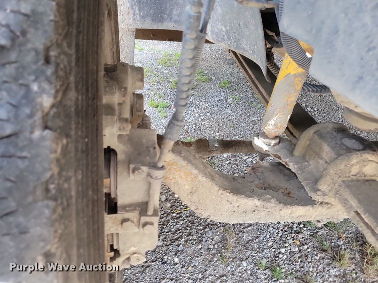 image for item KA9933 2005 Chevrolet  C4500 flatbed truck