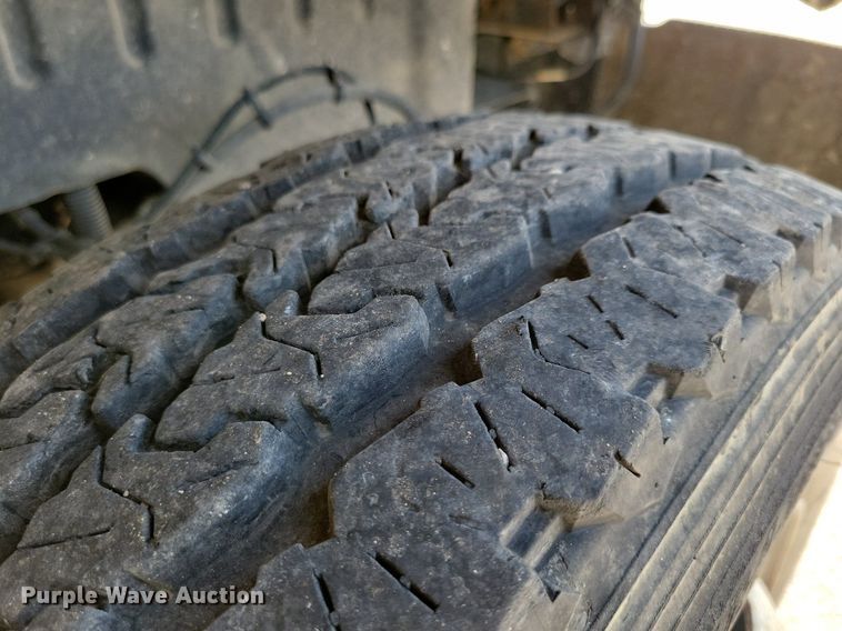 image for item KA9933 2005 Chevrolet  C4500 flatbed truck