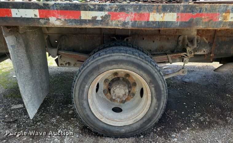 image for item KA9933 2005 Chevrolet  C4500 flatbed truck