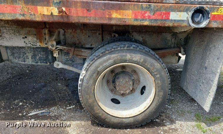 image for item KA9933 2005 Chevrolet  C4500 flatbed truck