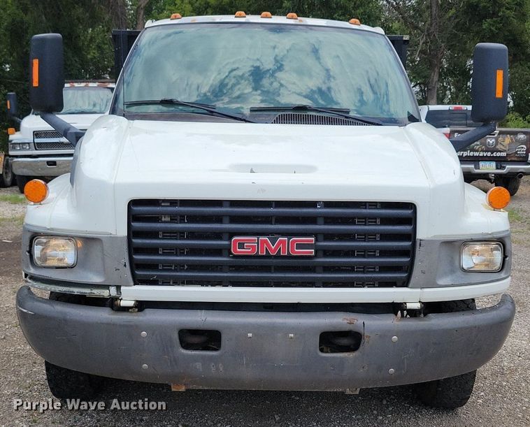 image for item KA9934 2005 GMC C4500 flatbed truck
