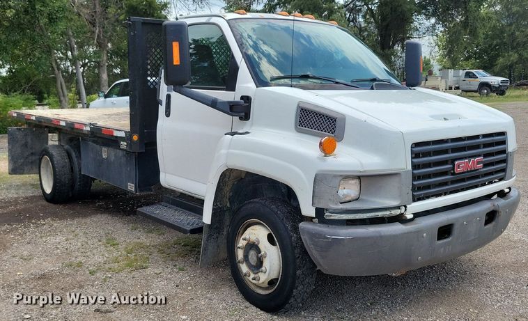 image for item KA9934 2005 GMC C4500 flatbed truck