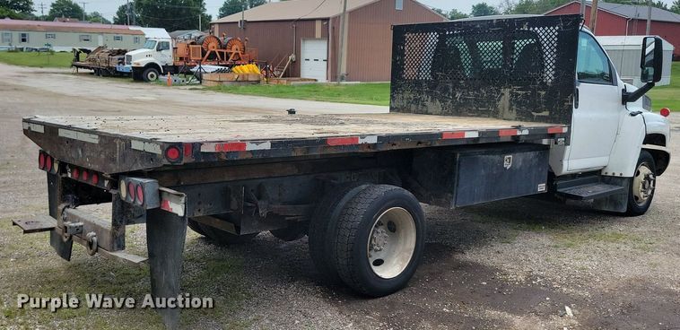 image for item KA9934 2005 GMC C4500 flatbed truck