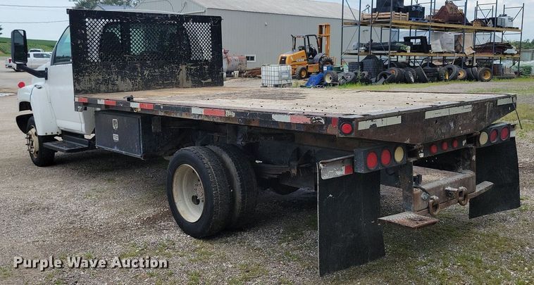 image for item KA9934 2005 GMC C4500 flatbed truck