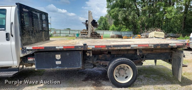 image for item KA9934 2005 GMC C4500 flatbed truck