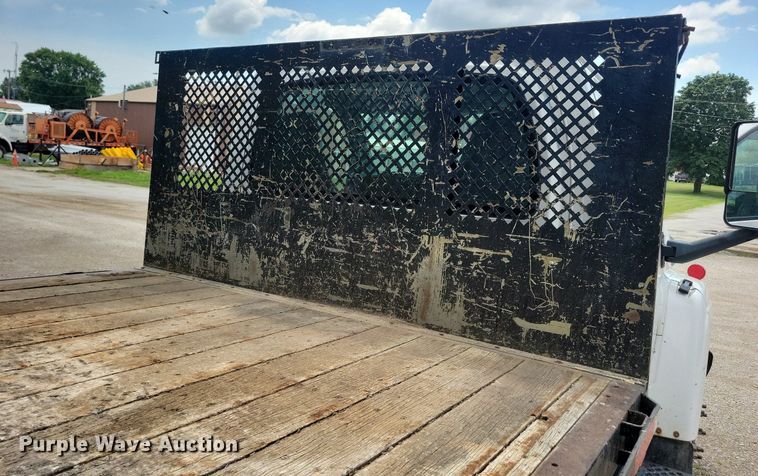 image for item KA9934 2005 GMC C4500 flatbed truck