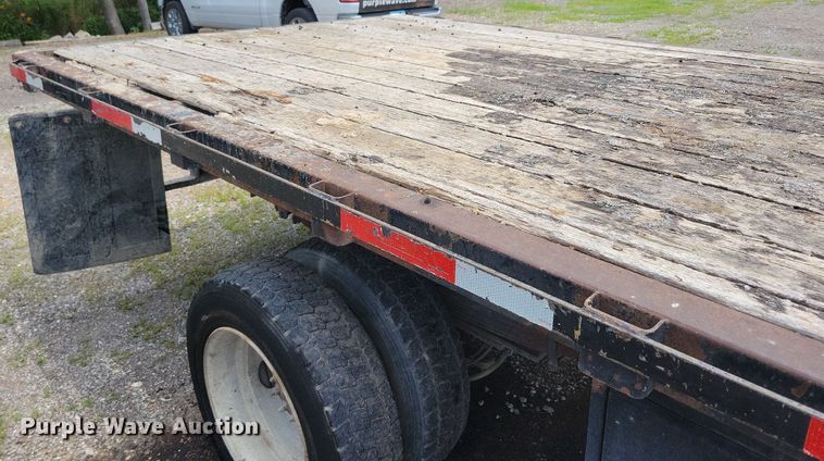 image for item KA9934 2005 GMC C4500 flatbed truck