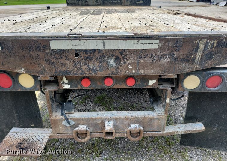 image for item KA9934 2005 GMC C4500 flatbed truck