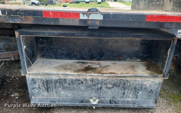 image for item KA9934 2005 GMC C4500 flatbed truck