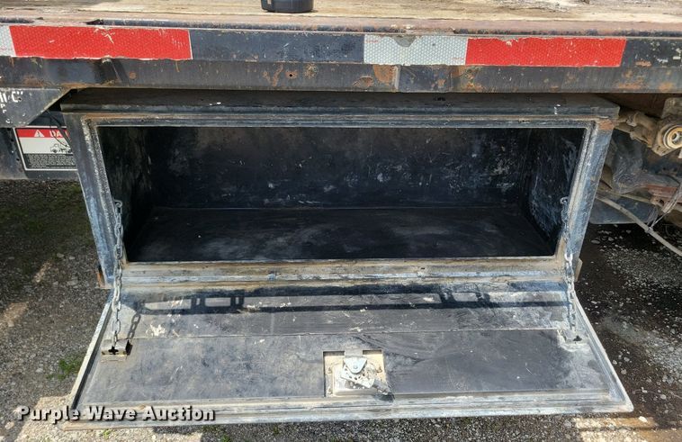 image for item KA9934 2005 GMC C4500 flatbed truck