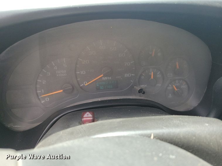 image for item KA9934 2005 GMC C4500 flatbed truck