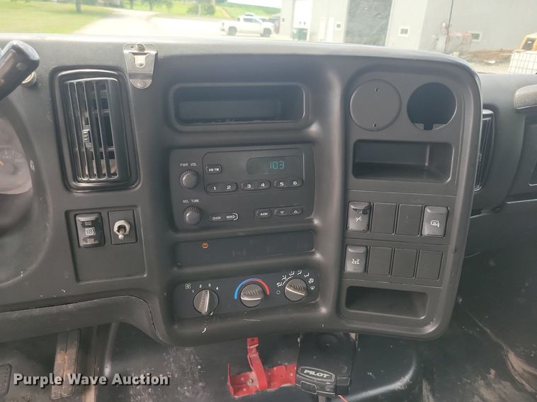 image for item KA9934 2005 GMC C4500 flatbed truck