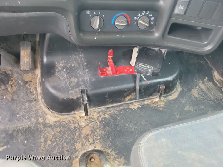 image for item KA9934 2005 GMC C4500 flatbed truck