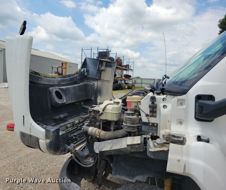 image for item KA9934 2005 GMC C4500 flatbed truck