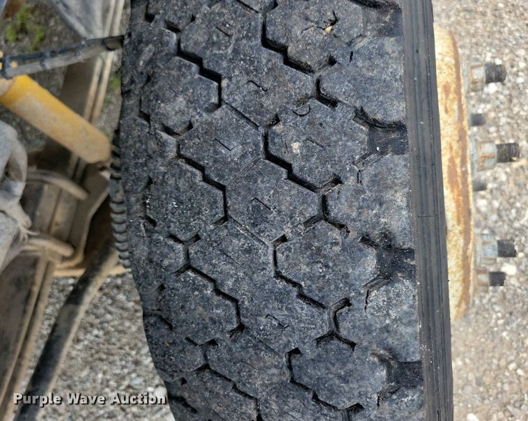 image for item KA9934 2005 GMC C4500 flatbed truck