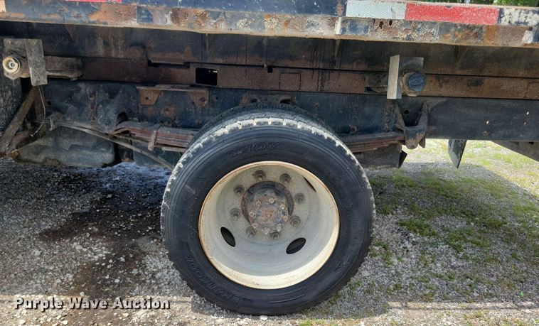 image for item KA9934 2005 GMC C4500 flatbed truck
