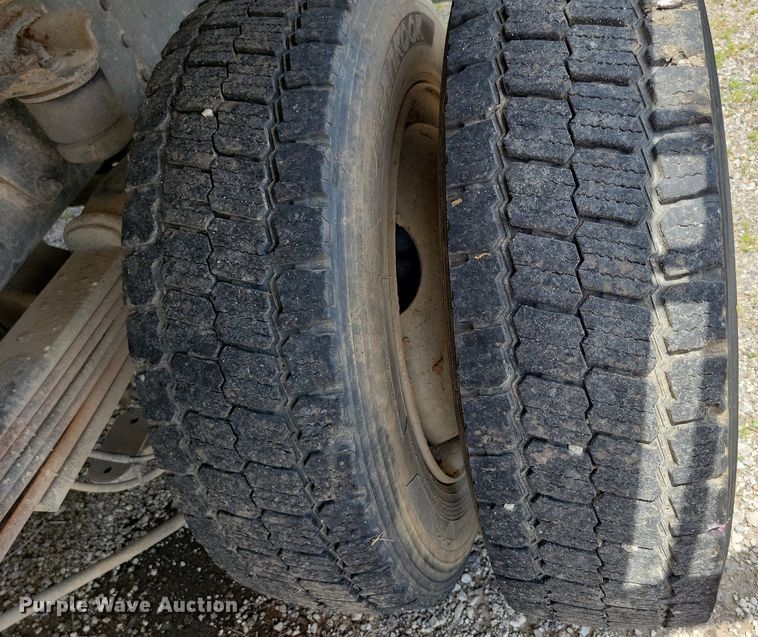 image for item KA9934 2005 GMC C4500 flatbed truck