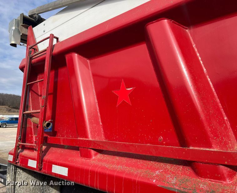 image for item LD9982 1990 Wheeler end dump pup trailer