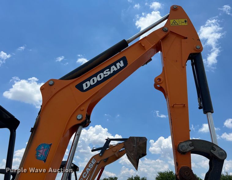 image for item LU9949 2019 Doosan DX35 mini excavator