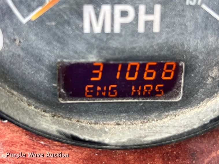 image for item LU9955 2003 International  5600i ready mix truck