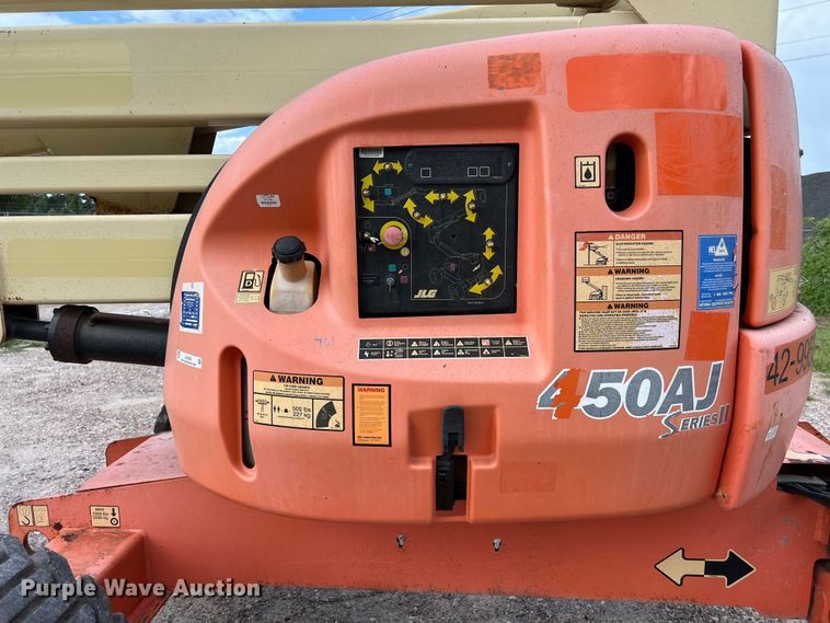 image for item LU9956 2014 JLG 450AJ Series II boom lift
