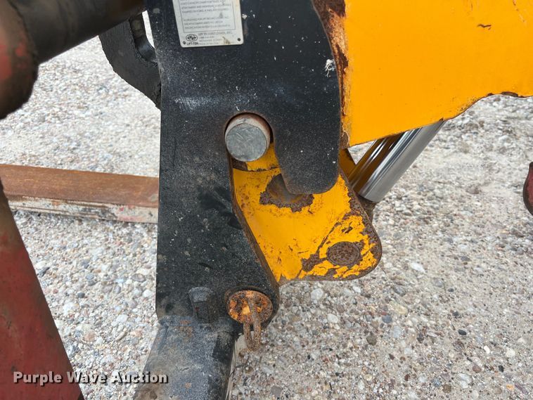 image for item LU9958 2016 JCB 512-56 F telehandler