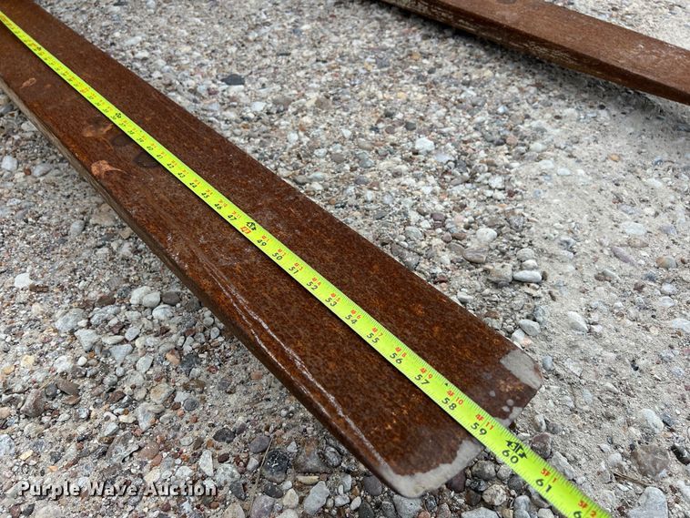 image for item LU9958 2016 JCB 512-56 F telehandler