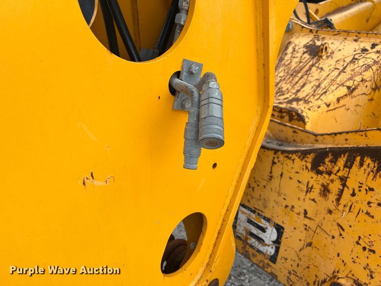 image for item LU9958 2016 JCB 512-56 F telehandler