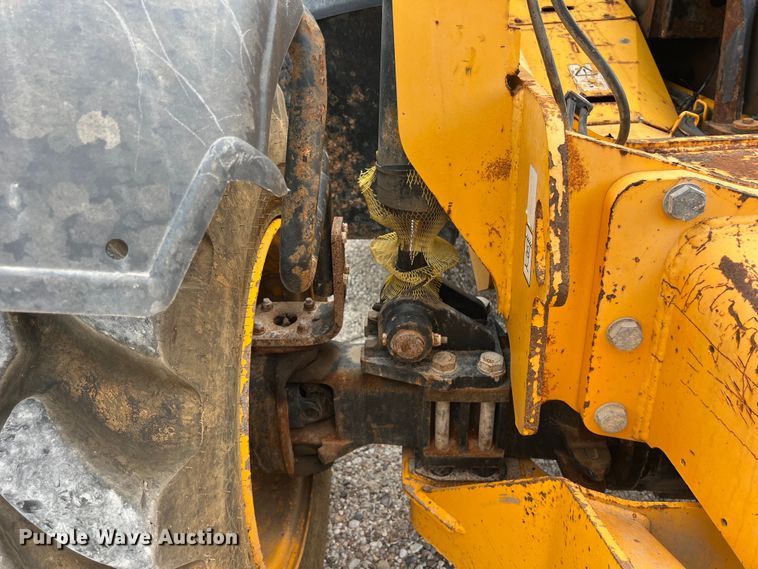 image for item LU9958 2016 JCB 512-56 F telehandler