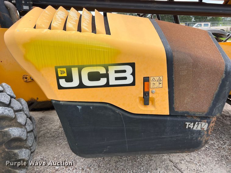 image for item LU9958 2016 JCB 512-56 F telehandler