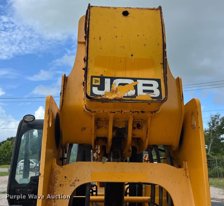 image for item LU9958 2016 JCB 512-56 F telehandler