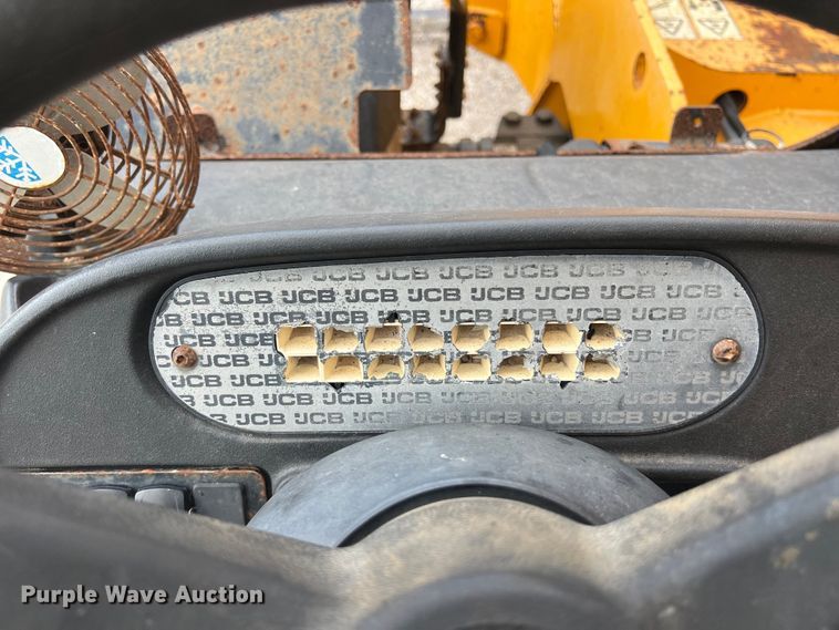 image for item LU9958 2016 JCB 512-56 F telehandler