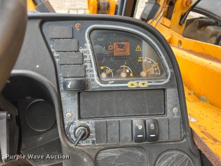 image for item LU9958 2016 JCB 512-56 F telehandler