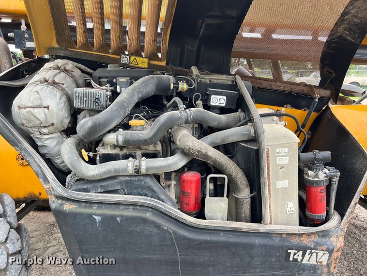 image for item LU9958 2016 JCB 512-56 F telehandler