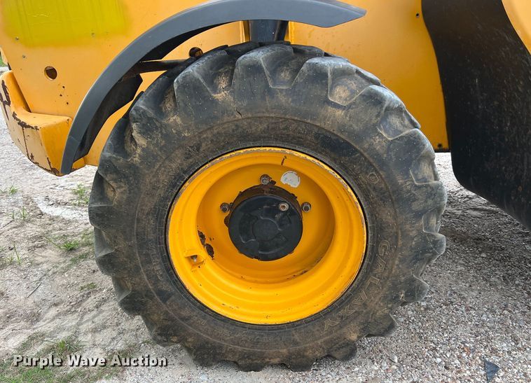 image for item LU9958 2016 JCB 512-56 F telehandler