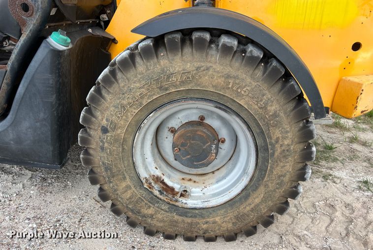 image for item LU9958 2016 JCB 512-56 F telehandler