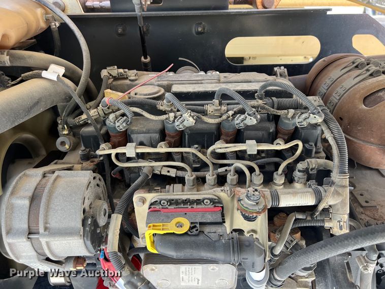 image for item LU9959 2015 JLG 450AJ boom lift