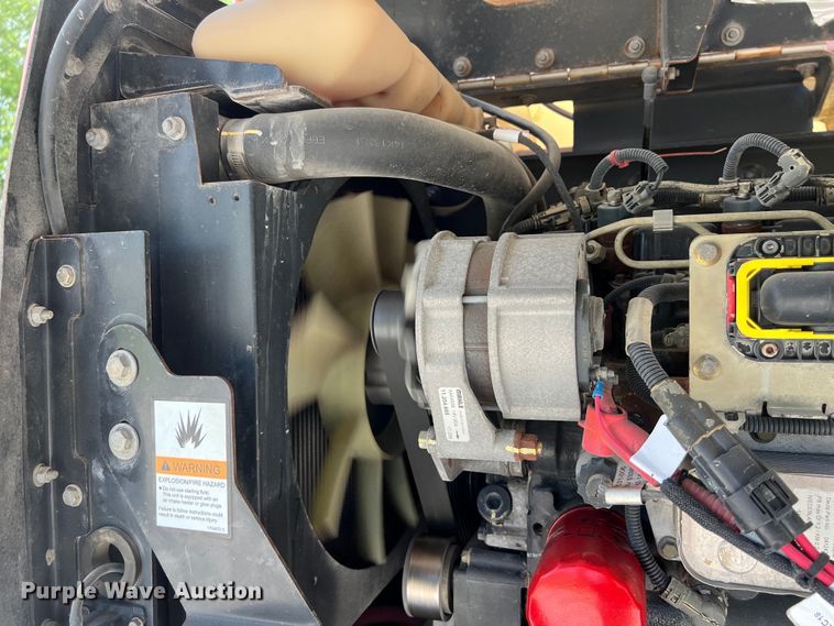 image for item LU9959 2015 JLG 450AJ boom lift