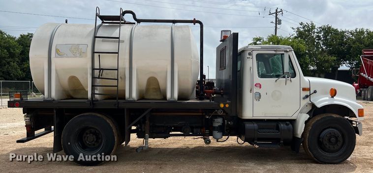 image for item LU9961 1995 International 4700 water truck