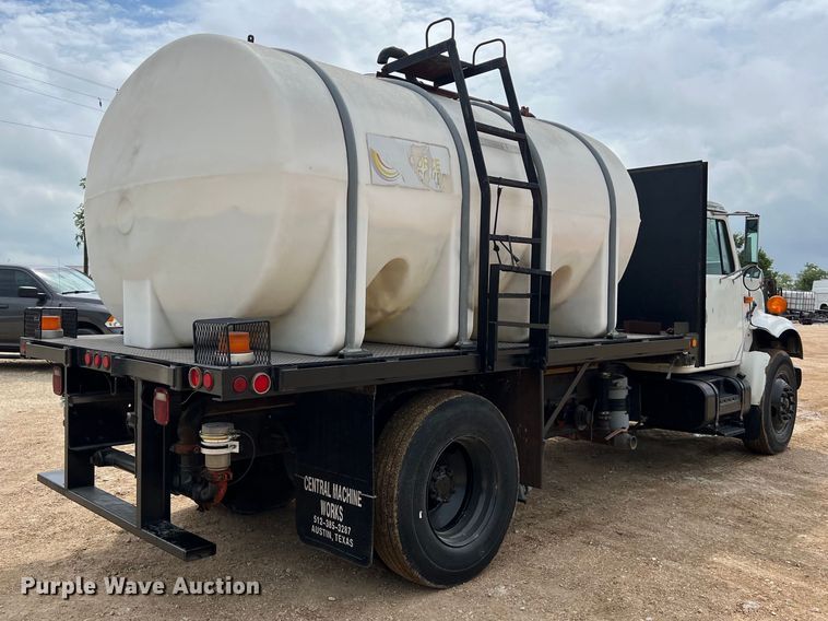 image for item LU9961 1995 International 4700 water truck