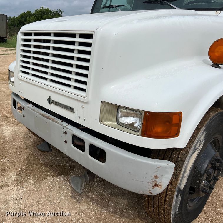 image for item LU9961 1995 International 4700 water truck