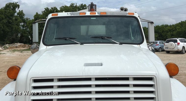 image for item LU9961 1995 International 4700 water truck