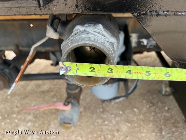 image for item LU9961 1995 International 4700 water truck