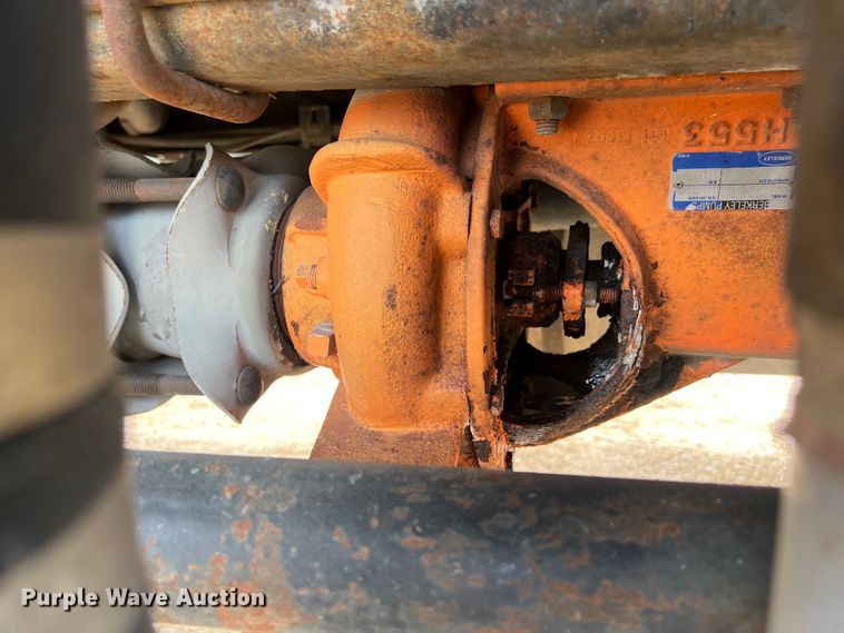 image for item LU9961 1995 International 4700 water truck