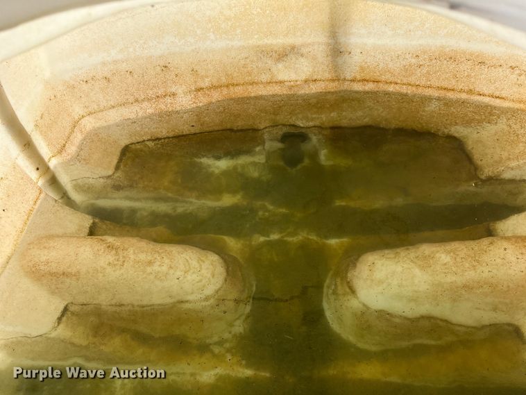 image for item LU9961 1995 International 4700 water truck