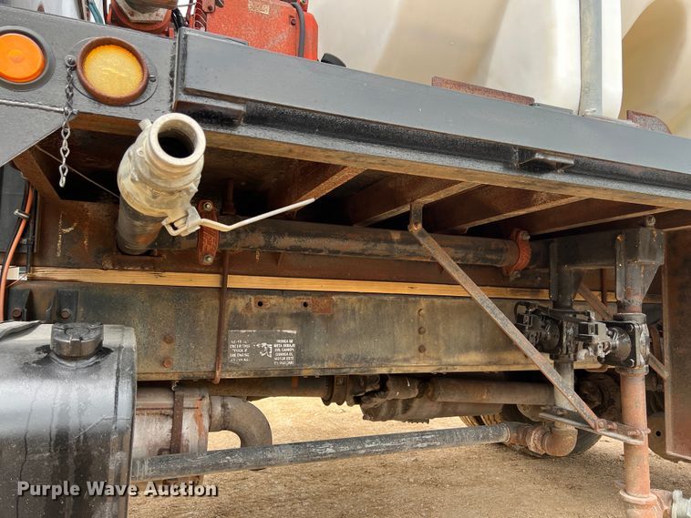 image for item LU9961 1995 International 4700 water truck