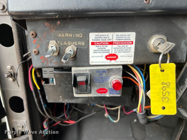 image for item LU9961 1995 International 4700 water truck