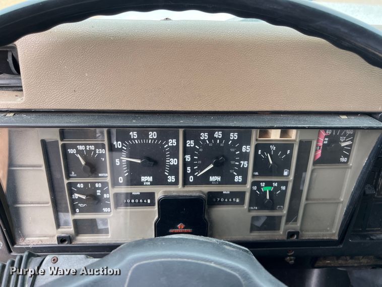 image for item LU9961 1995 International 4700 water truck