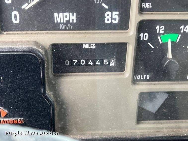 image for item LU9961 1995 International 4700 water truck