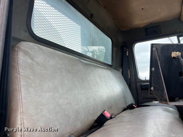 image for item LU9961 1995 International 4700 water truck